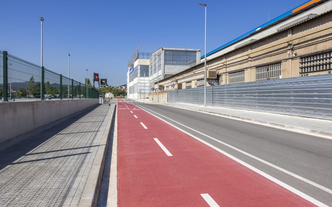 Construcción carretera carril bici